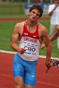 Antonio Zelić prvi prolazi ciljem u utrci štafeta na 4 x 100 m
