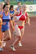 Sara Tuksar i  Mateja Jambrović u prvoj izmjeni ?tafete 4 x 100 m